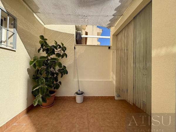 Chalet adosado en calle Serra de Bèrnia