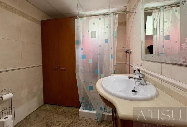 Chalet adosado en calle Serra de Bèrnia