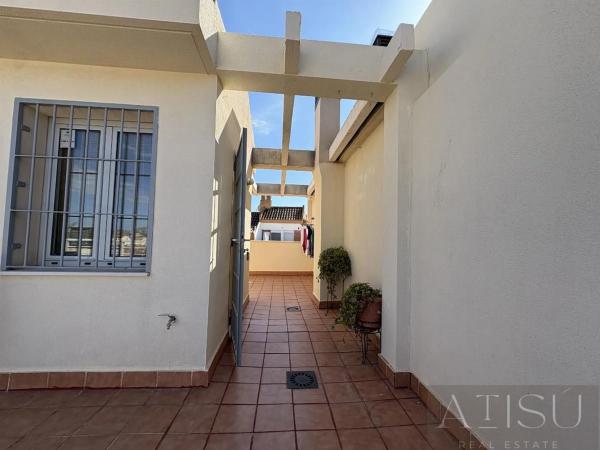 Chalet adosado en calle Serra de Bèrnia