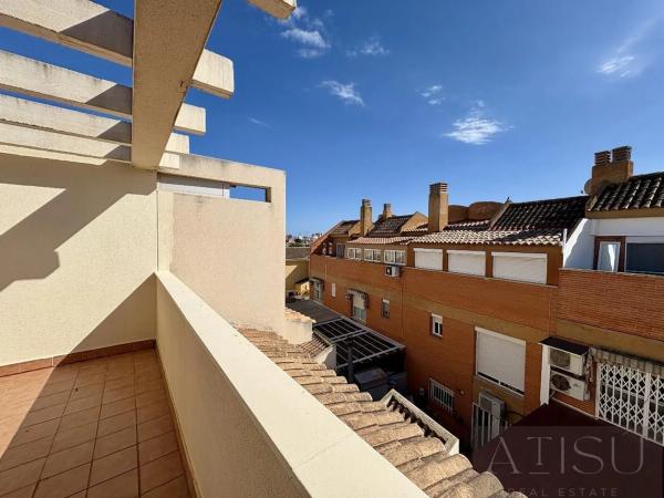 Chalet adosado en calle Serra de Bèrnia