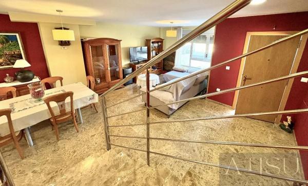 Chalet adosado en calle Serra de Bèrnia