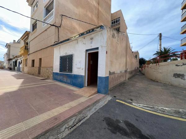 Chalet adosado en calle de la Illeta