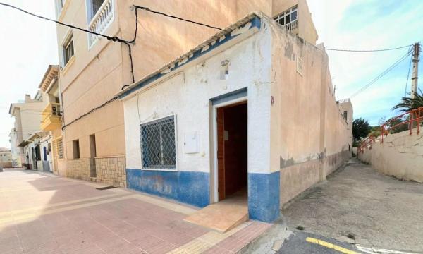 Chalet adosado en calle de la Illeta