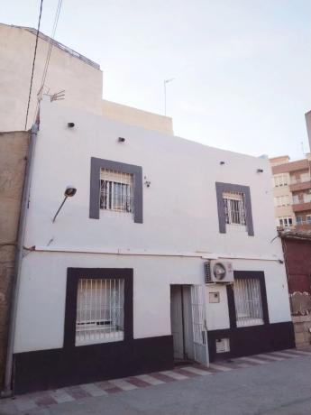 Chalet adosado en calle dels Lleons, 5