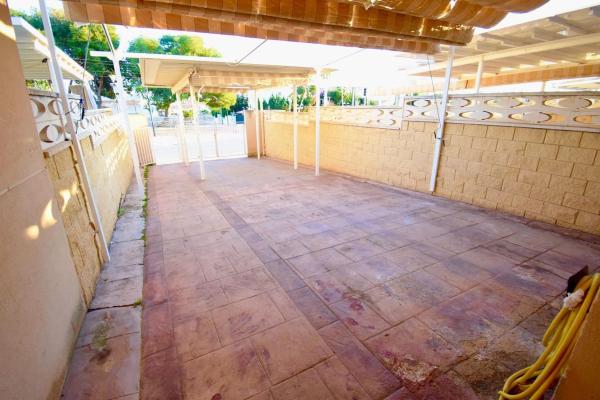 Chalet adosado en calle Cocentaina, 26