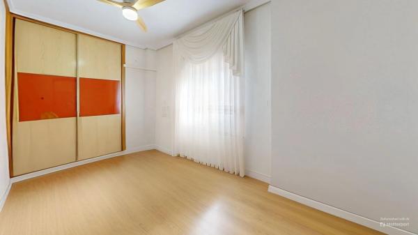 Chalet adosado en avenida de la Creu