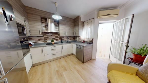 Chalet adosado en avenida de la Creu