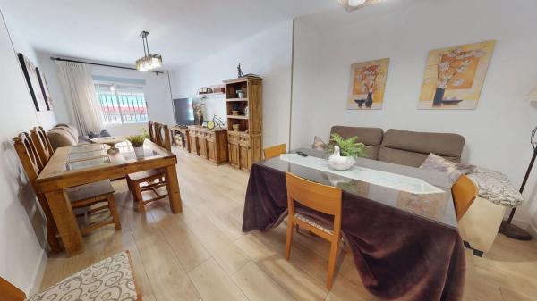 Chalet adosado en avenida de la Creu