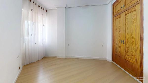 Chalet adosado en avenida de la Creu