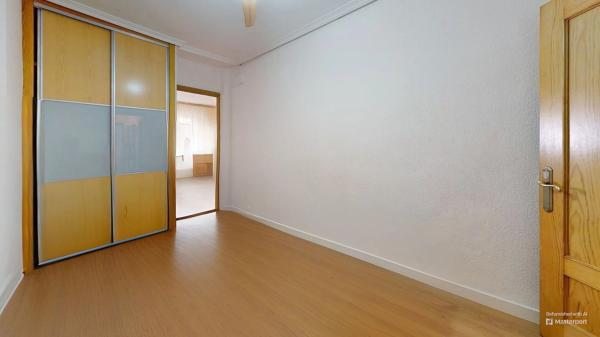 Chalet adosado en avenida de la Creu