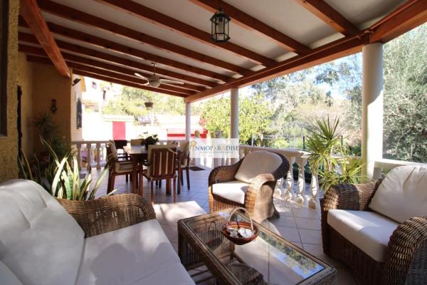 Casa independiente en calle Lisboa