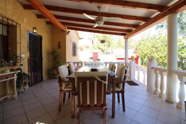 Casa independiente en calle Lisboa