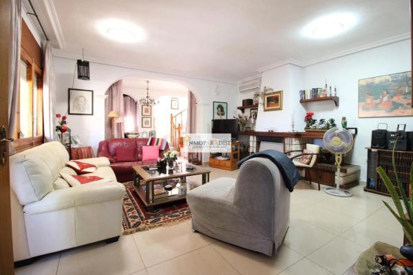 Casa independiente en calle Lisboa