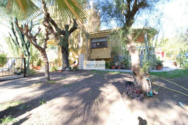 Casa independiente en calle Lisboa