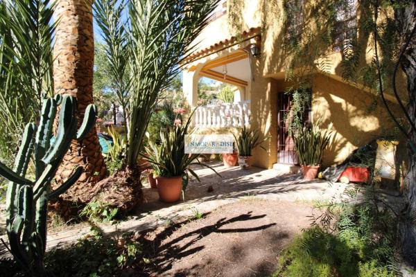 Casa independiente en calle Lisboa