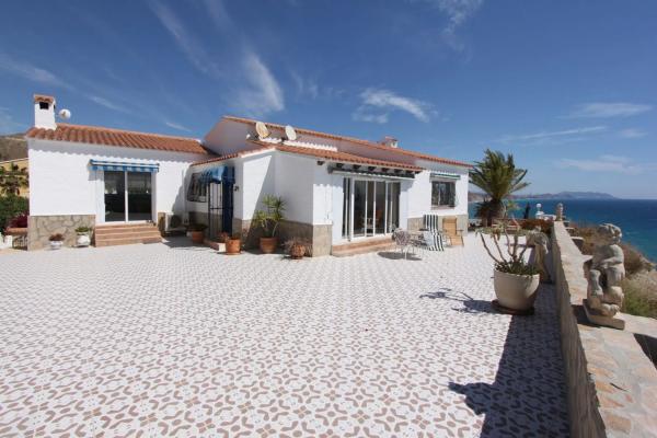 Casa independiente en calle Dolores