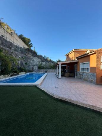 Casa independiente en calle brigueras s/n