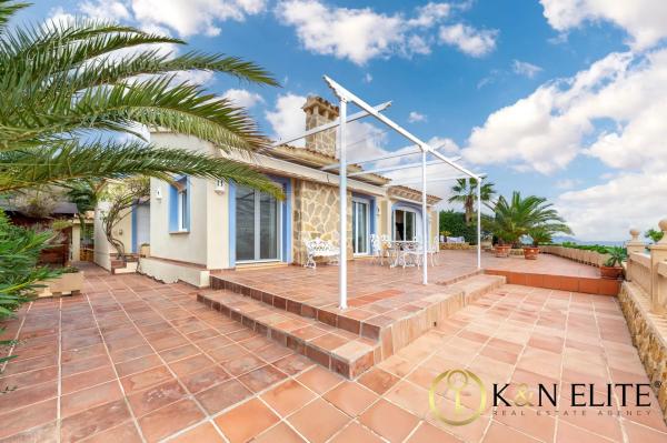 Casa independiente en calle Altea