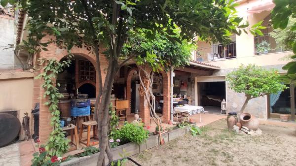 Casa independiente en calle Girona