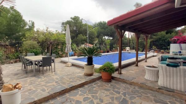 Casa independiente en calle Girona