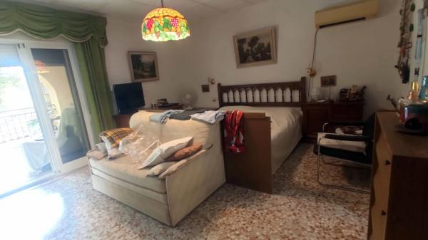 Casa independiente en calle Girona