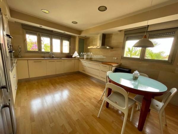 Casa independiente en calle la Font