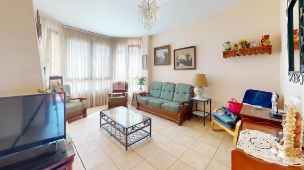 Chalet pareado en avenida del Comtat de Fabraquer