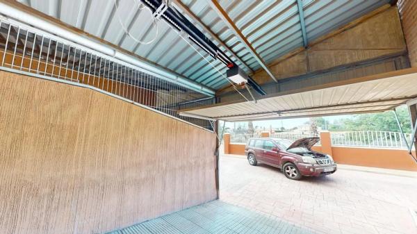 Chalet pareado en avenida del Comtat de Fabraquer