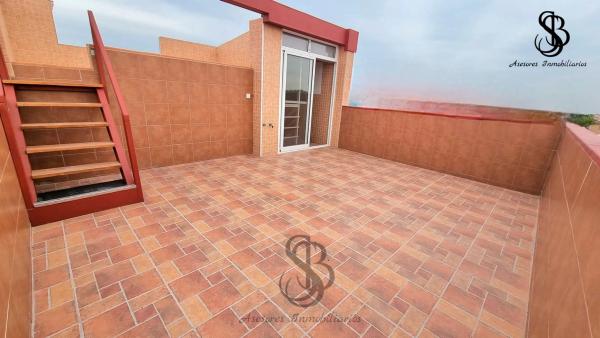 Chalet adosado en calle Pintor Sorolla