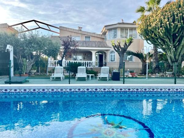 Casa independiente en calle Capiscol