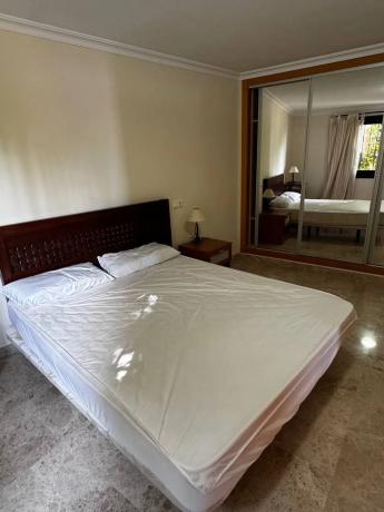 Chalet pareado en calle Cabo San Antonio