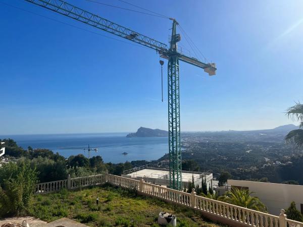Casa independiente en calle Oslo