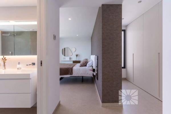 Casa independiente en calle Cornisa