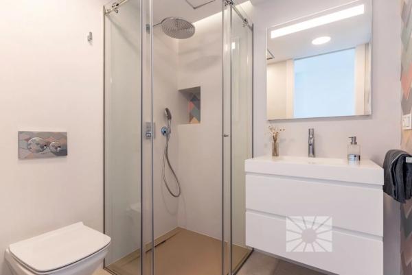 Casa independiente en calle Cornisa