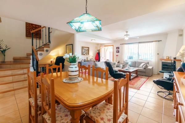 Chalet pareado en Orandella