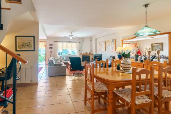 Chalet pareado en Orandella