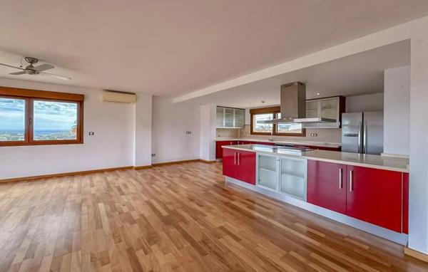 Ático en avenida principal