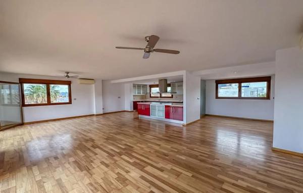 Ático en avenida principal