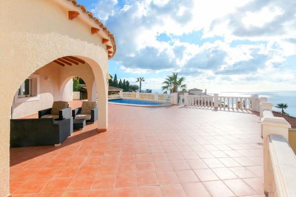 Casa independiente en avenida Europa