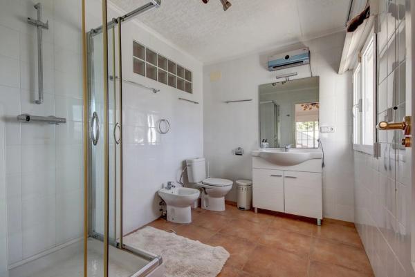 Casa independiente en avenida Europa