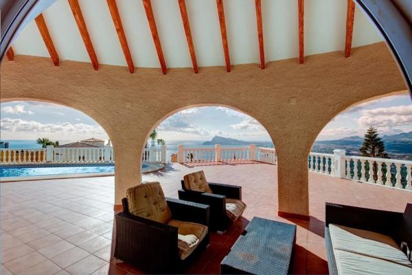 Casa independiente en avenida Europa