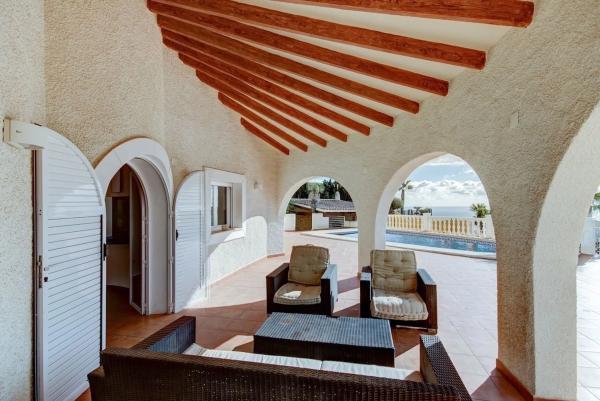 Casa independiente en avenida Europa