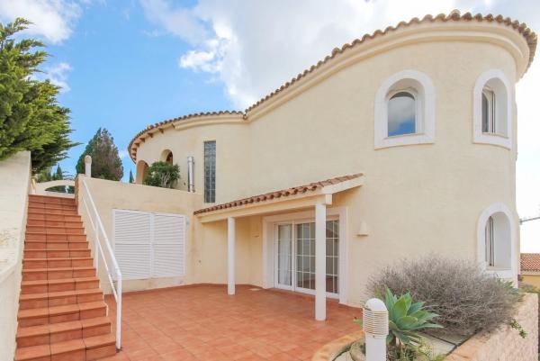 Casa independiente en avenida Europa