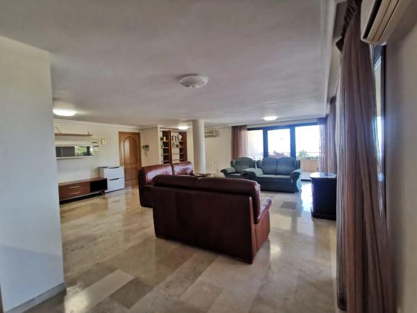 Piso en calle Principal de la Serra, 157