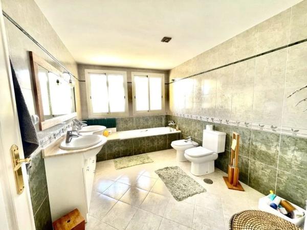 Chalet adosado en avenida Principal