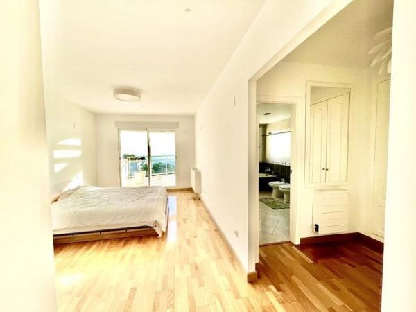 Chalet adosado en avenida Principal