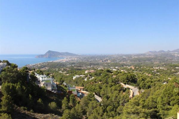 Chalet adosado en avenida Principal