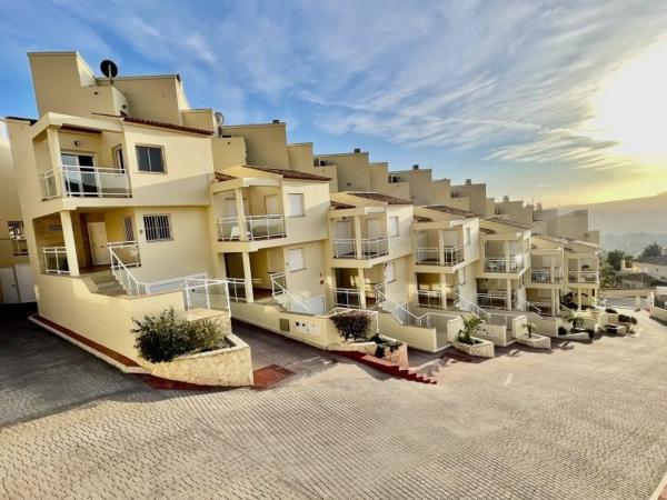 Chalet adosado en avenida Principal