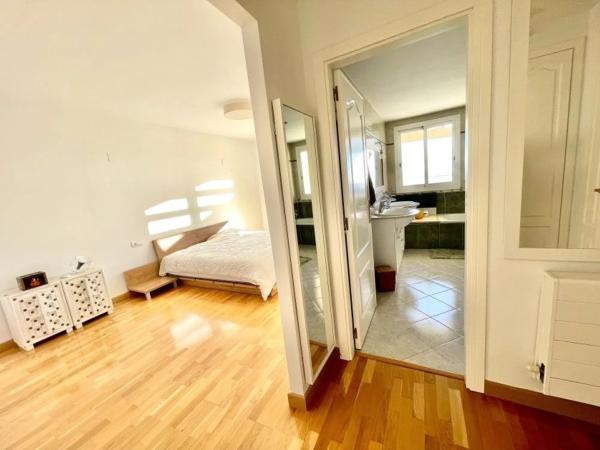 Chalet adosado en avenida Principal