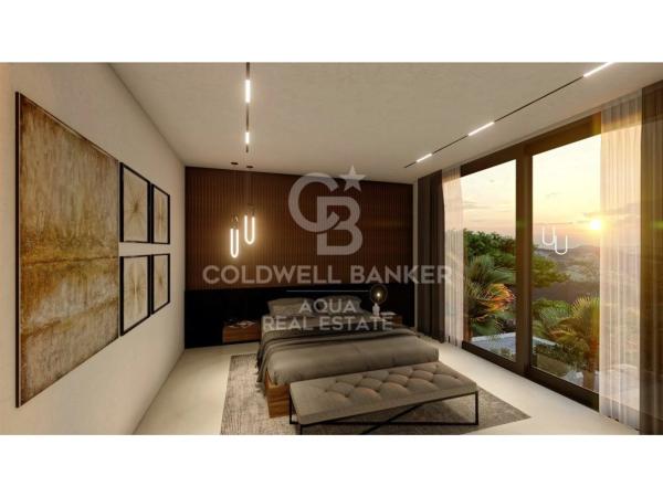 Casa independiente en avenida Bernia